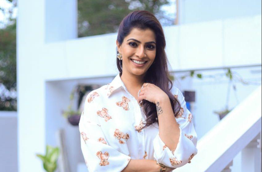  Actress Varalaxmi Sarathkumar celebrates her Birthday with Cancer affected Children at the Institute of Child Health,Egmore